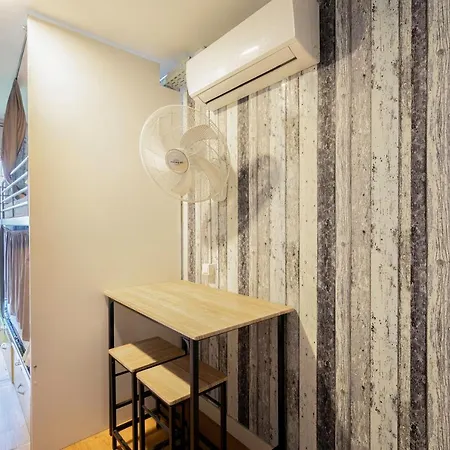 Casa Barcelo Camp Nou Barcelona Hostel *