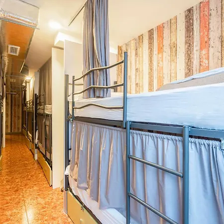 Casa Barcelo Camp Nou Barcelona * L'Hospitalet de Llobregat