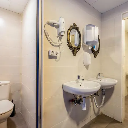 Hostel Casa Barcelo Camp Nou Barcelona