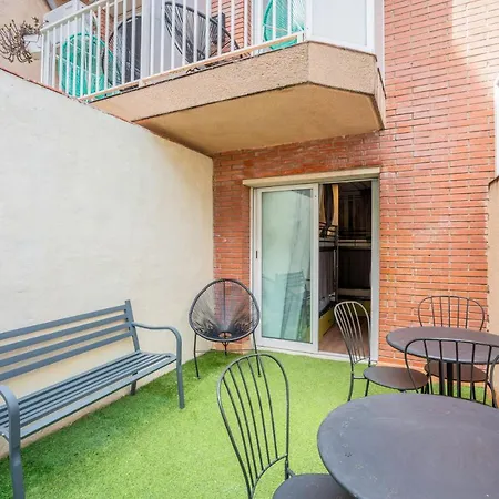 Casa Barcelo Camp Nou Barcelona Hostel *